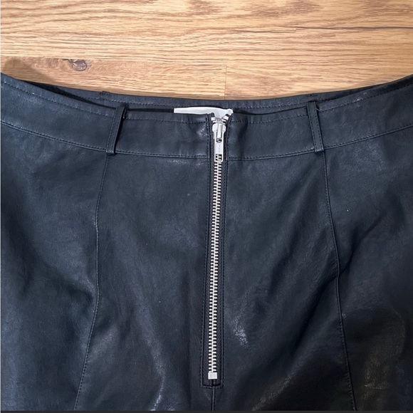 NWT - LOVERS AND FRIENDS| GEORGIE PANT - Picture 5 of 9